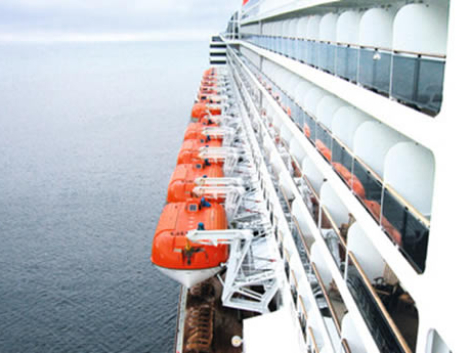 PASSENGER VESSEL DAVITS